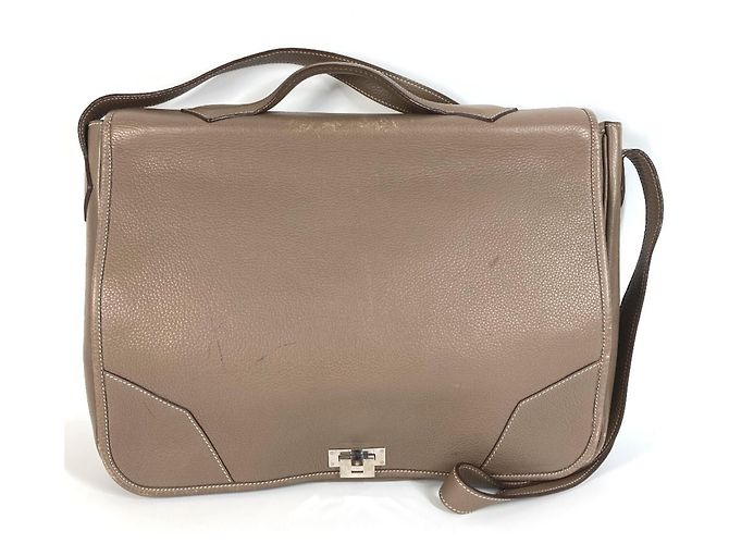 Bolsa Mensageiro com Aba Victoria da Hermès Marrom