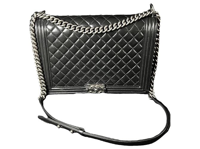 Borsa Chanel Boy in pelle di vitello nera 30 cm Nero