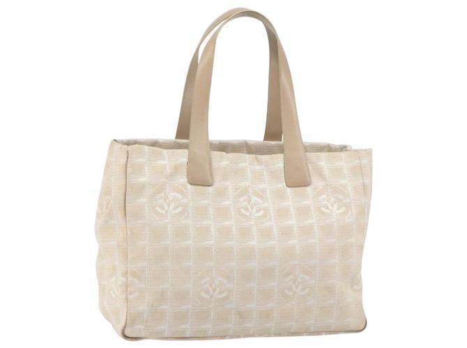 CHANEL Nova Bolsa Tote de Viagem Nylon Bege Ouro CC Auth 158686