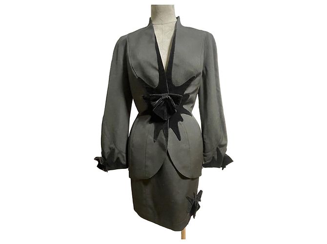 Completo con gonna Thierry Mugler nero in lana e velluto
