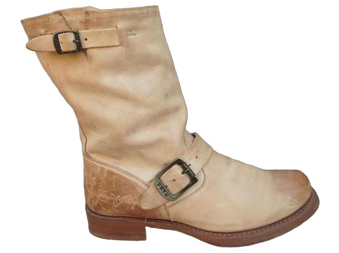 Frye Véronica Short Leather Ankle Boots Beige