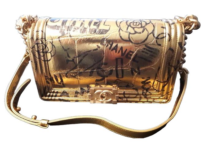 Chanel Sac boy edition limitée neuf Doré