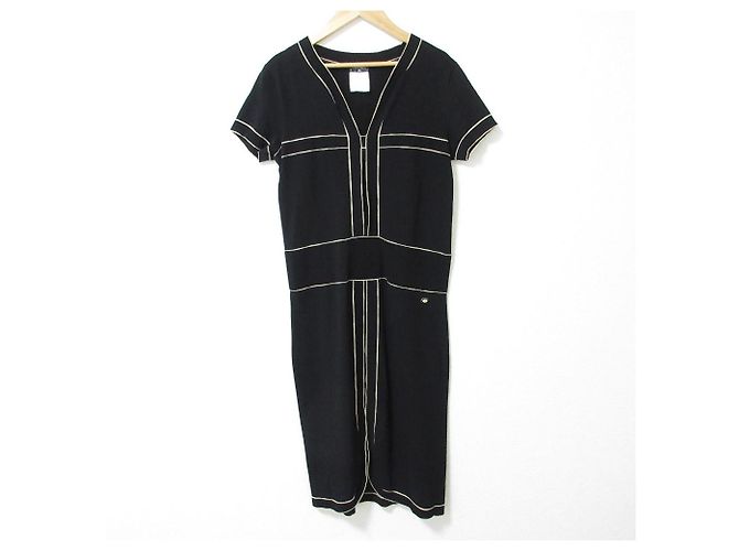 Timeless Chanel Coco Mark Piqué Kleid Schwarz