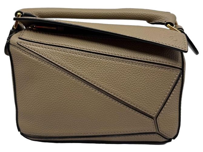 Loewe Mini Bolsa Puzzle em Couro de Bezerro Texturizado - Cor Areia