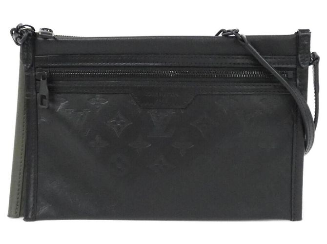 Borsa a tracolla piatta Monogram Shadow di Louis Vuitton Nero Cachi