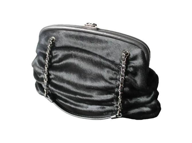 Bolsa de couro e pelo de cavalo preto da Chanel