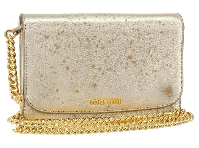 Bolsa de ombro em couro Miu Miu com corrente dourada Auth 159461 Dourado