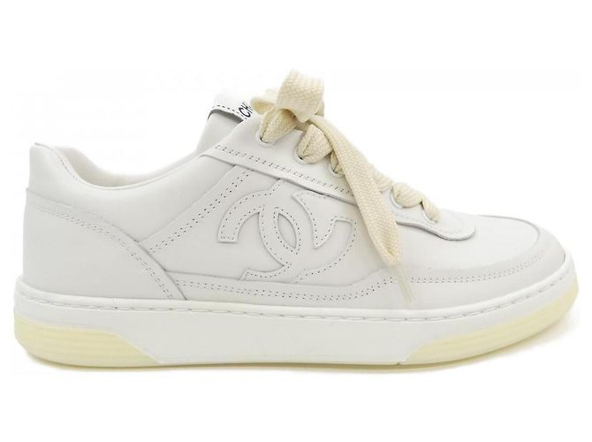 Timeless Chanel Kalbsleder Sneakers Weiß
