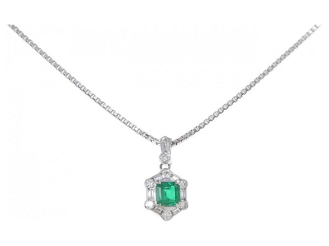 Autre Marque Platinum Emerald Diamond Necklace Silvery