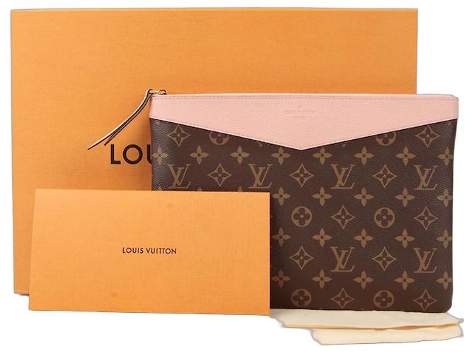 Louis Vuitton Pochette Daily Rosa