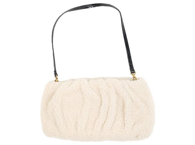 Clutch Staud Bean de shearling blanco beige
