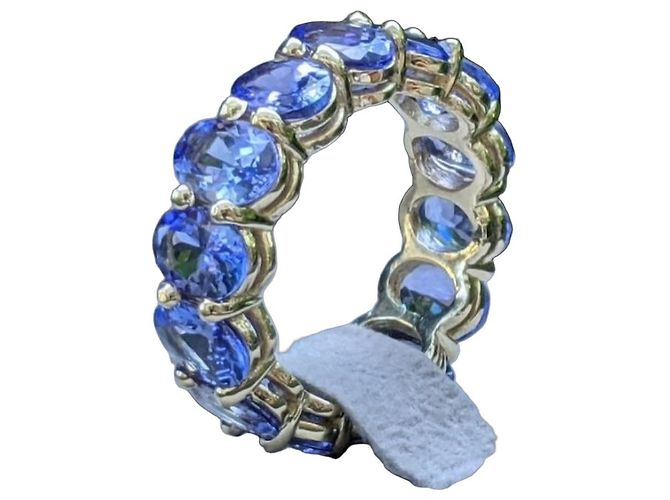 Autre Marque 14k Weißgold Eternity Ring mit blauen Tansaniten