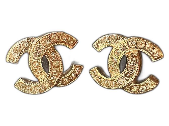Chanel CC Dourado