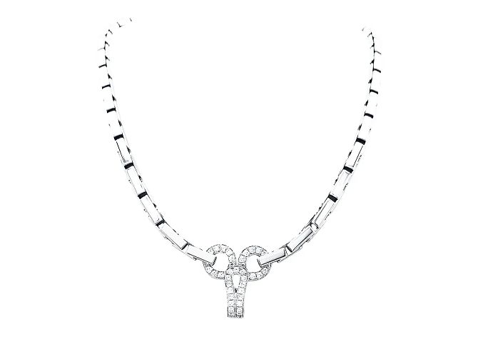 Collana Cartier 'Agrafe' in oro bianco e diamanti.