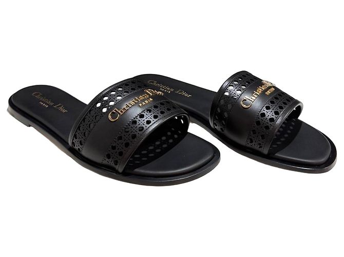 Dior D-Lane Sandale aus schwarzem Kalbsleder mit perforiertem Microcannage-Muster