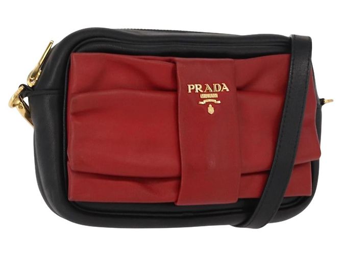Borsa a Spalla PRADA in Pelle Nera Oro Auth 161530V Nero D'oro