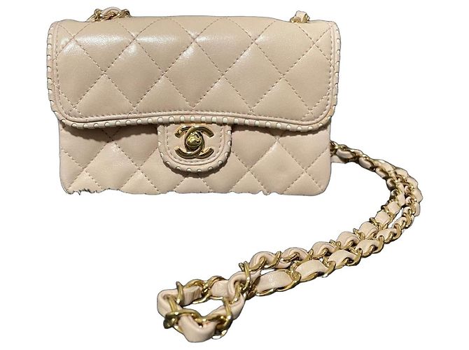 Chanel Timeless Bolsa de mão em couro matelassé rosa