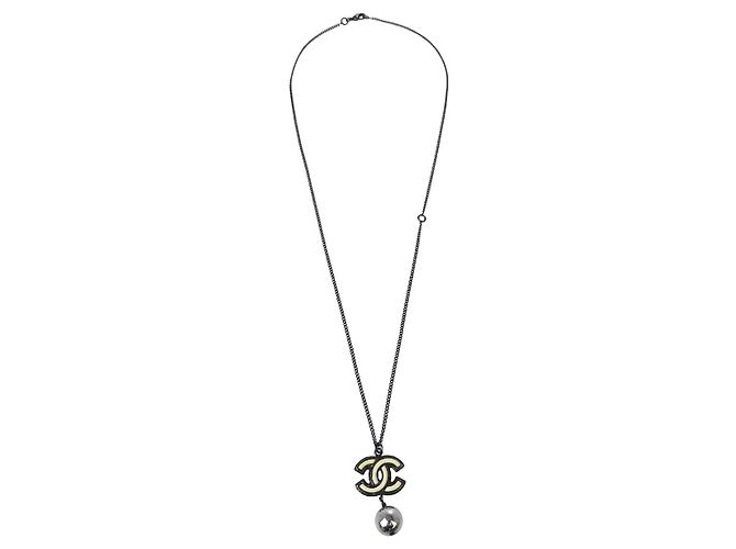 Colar de Pérolas Chanel CC em Metal com Pérolas Preto