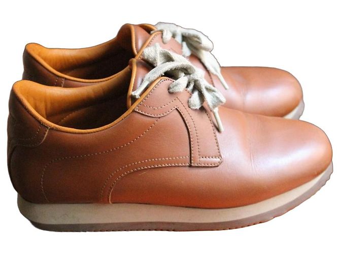 Hermès baskets en veau caramel semelle gomme beige taille 38 Marron