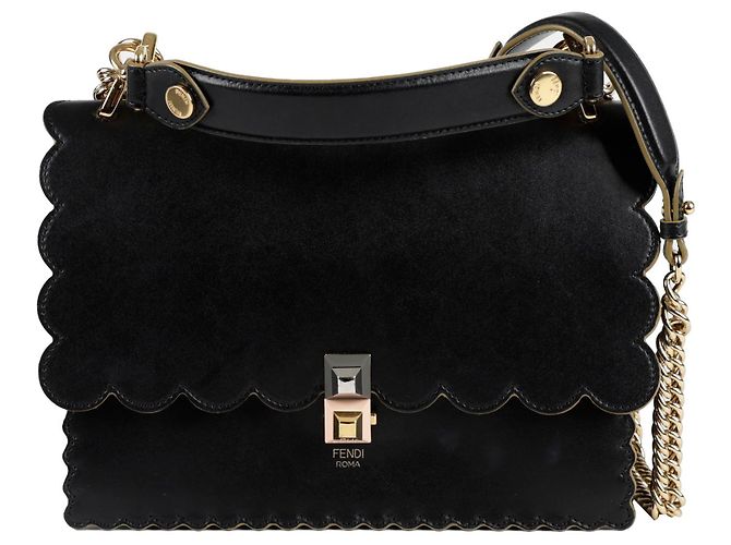 Fendi Mittelgroße Schultertasche Schwarz