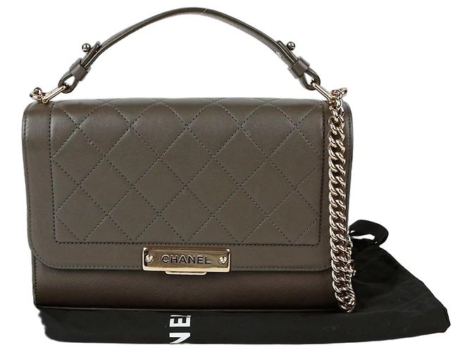 Chanel Bolsa de ombro média Click da Label Marrom