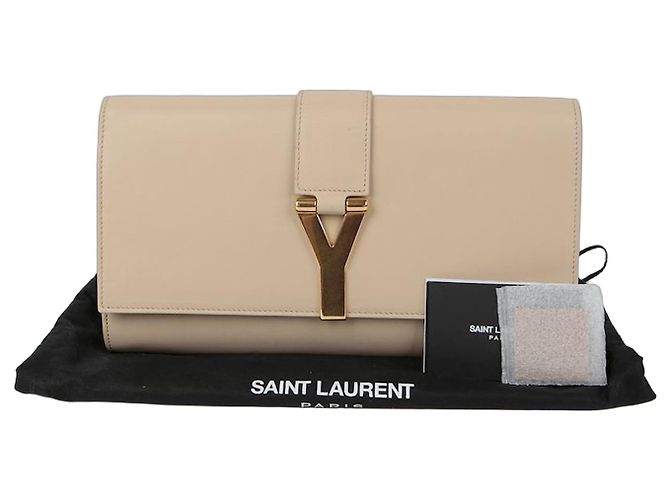 Saint Laurent Chic Flap Clutch Weiß