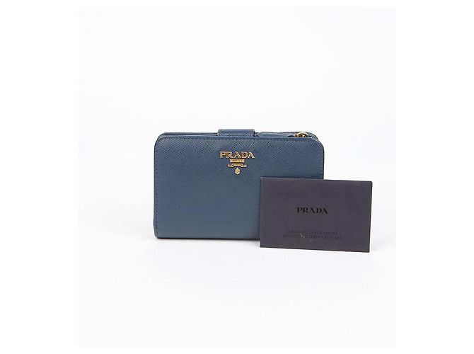 Saffiano Prada Billetera compacta con logo de metal Azul