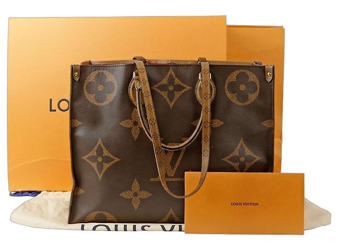 Louis Vuitton Bolsa Tote e de Ombro OnTheGo GM Branco