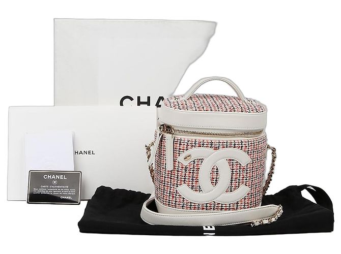 Chanel Bolsa de ombro cruzada CC Logo Vanity Branco