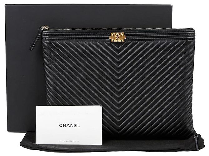 Chanel Chevron Boy Mittelgroße Clutch Schwarz