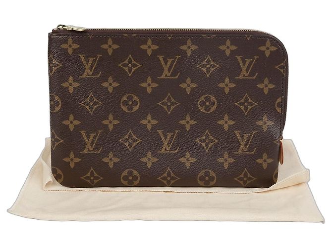 Louis Vuitton Etyu Boyajou PM Clutch Weiß