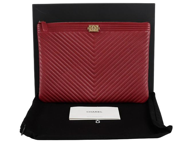 Chanel Clutch Boy Medium