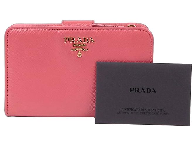 Saffiano Prada Billetera compacta con logo de metal Rosa