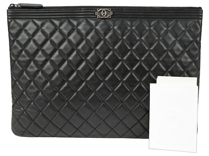 Chanel Boy Large Clutch in pelle nera Nero