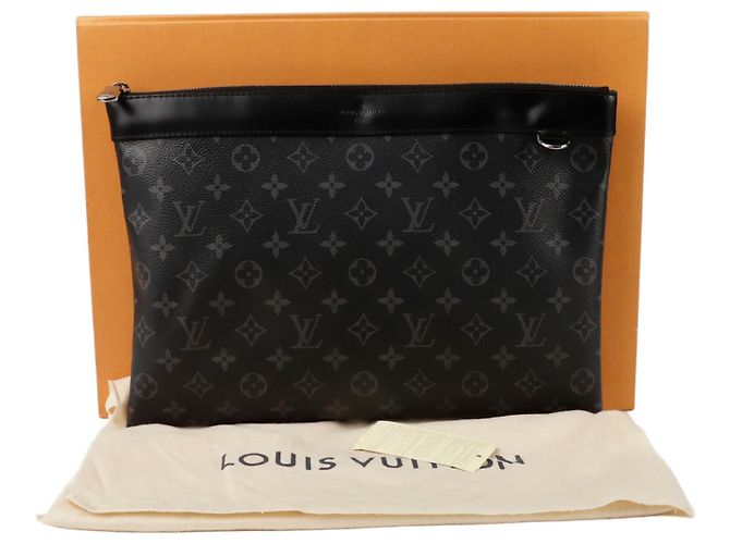 Louis Vuitton Pochette Apollo Clutch Schwarz