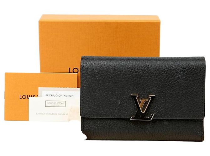 Louis Vuitton Capucines Wallet Black
