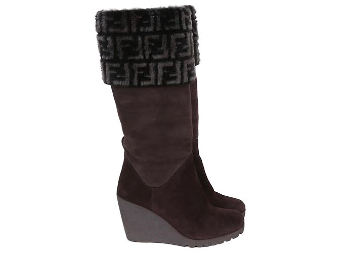 Bottines Fendi en daim marron taille 38
