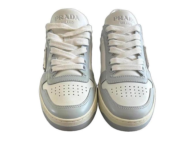 Baskets Prada Downtown en cuir perforé blanc