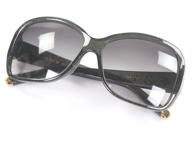 Louis Vuitton LV Obsession Sunglasses Black