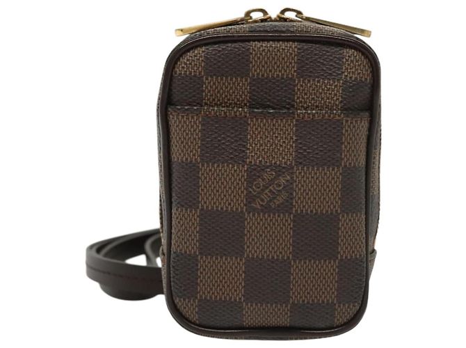Estojo Okapi para câmera Damier PM Louis Vuitton Marrom