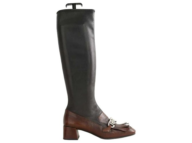 Prada Botas de couro marrom