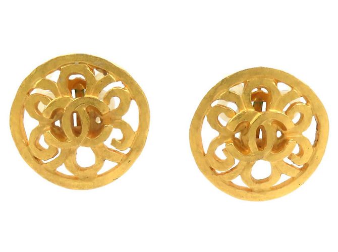 Pendientes de clip de metal dorado Chanel