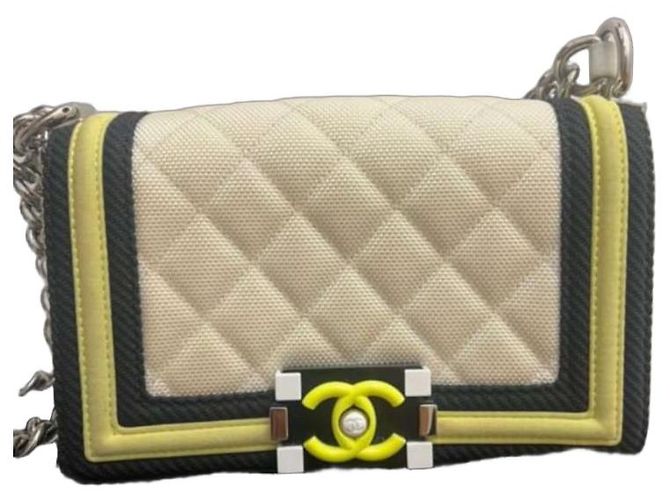 Chanel Boy Tasche Nylon Weiß