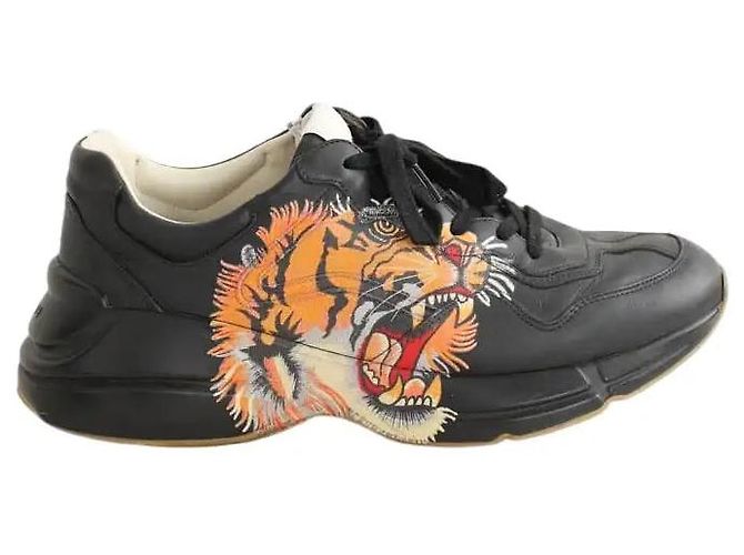 Gucci Black leather low-top sneakers