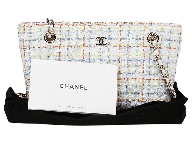 Chanel Mini bolsa de ombro cruzada em tweed com corrente Branco