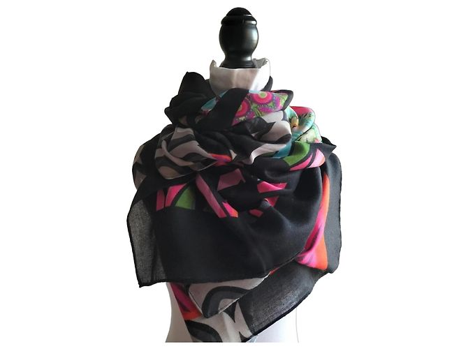 Neuer mehrfarbiger Maxi-Schal DESIGUAL Schwarz Mehrfarben