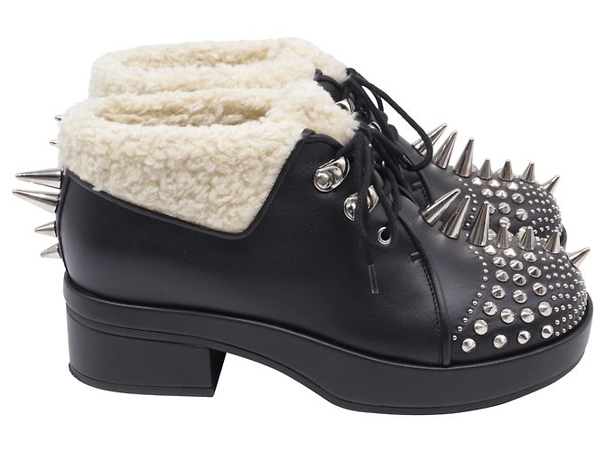 Gucci Harlem Spike Shear-Lined Ankle Boots in Black Leather