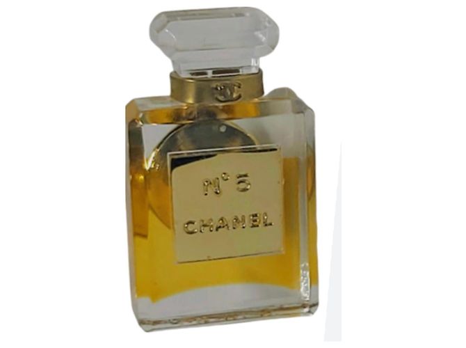 Coco Crush Chanel número 5 Gold hardware