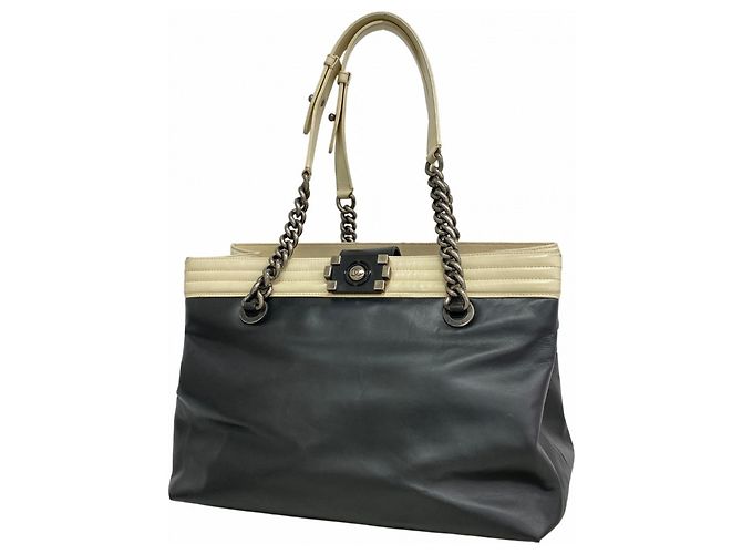 Le Boy Bolsa Tote de Couro Chanel Boy Preto Branco