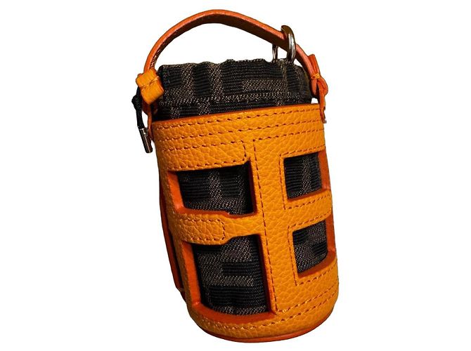 Charm Balde Zucca Fendi Marrom Laranja